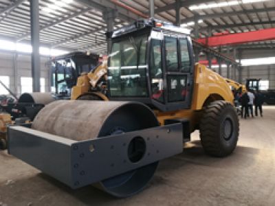 Однобарабанный вибрационный каток ACE